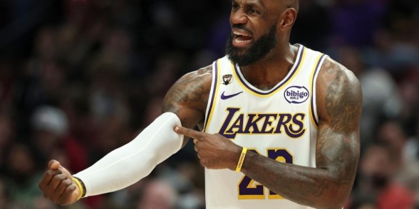 乐鱼入口导航-就在今天，又一个79年NBA独一无二的纪录，被41岁詹姆斯达成了